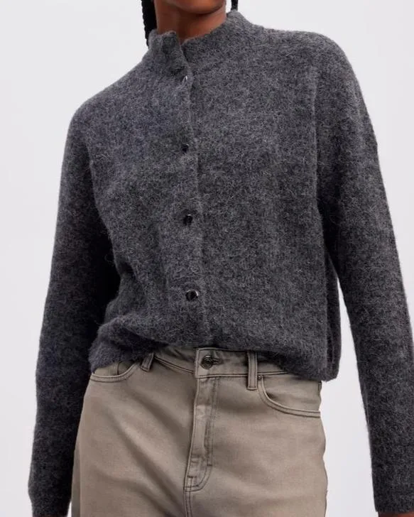 ALPHAGZ SHORT CARDIGAN | CHARCOAL