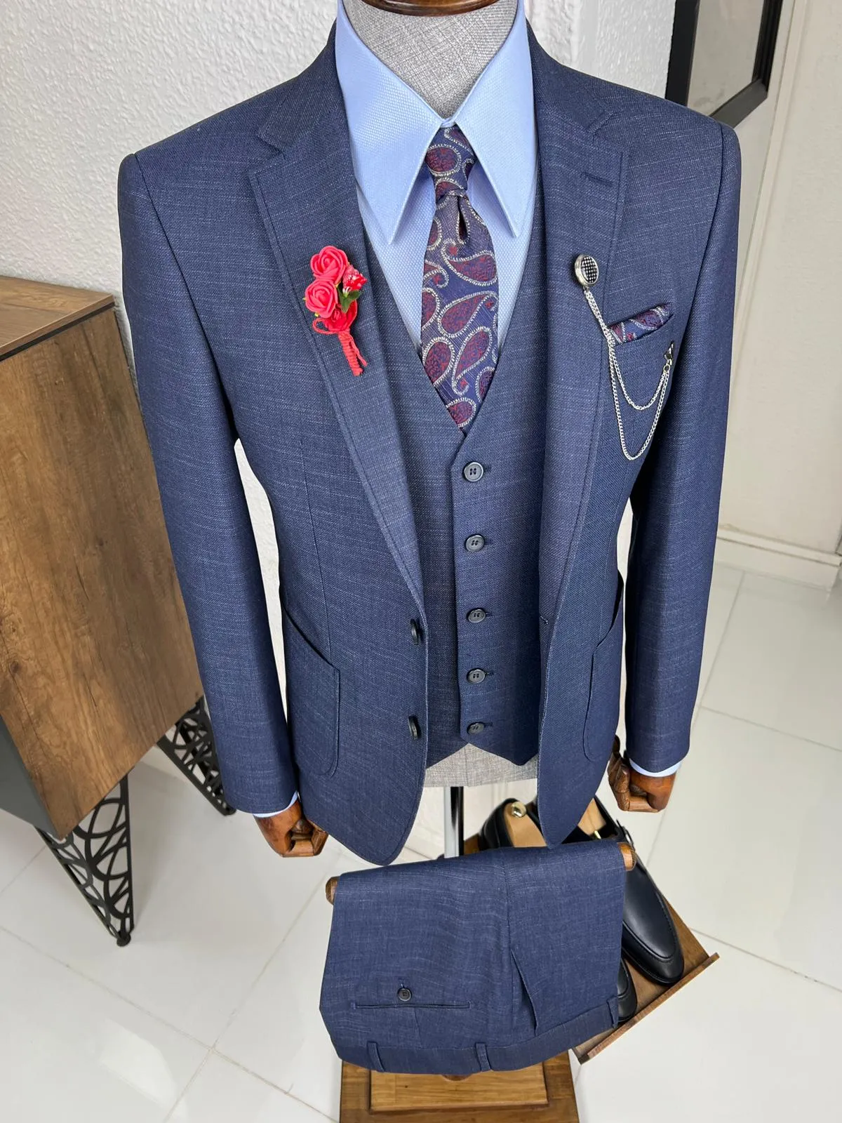 Bojoni Veneta Slim Fit High Quality Woolen Navy Suit