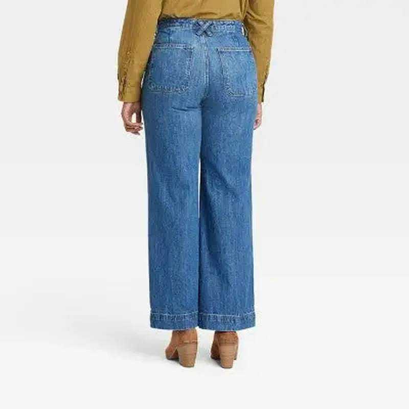 High-Rise Wide-Leg Jeans